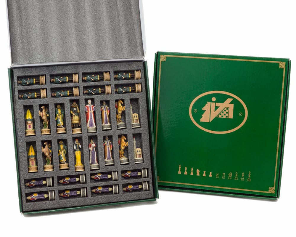 Hand painted Hungarians vs Turkish themed chess pieces by Italfama in green box